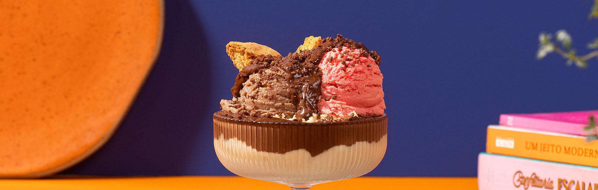 SORVETE MIX NAPOLITANO COM BISCOITO E OVOMALTINE® CREME CROCANTE